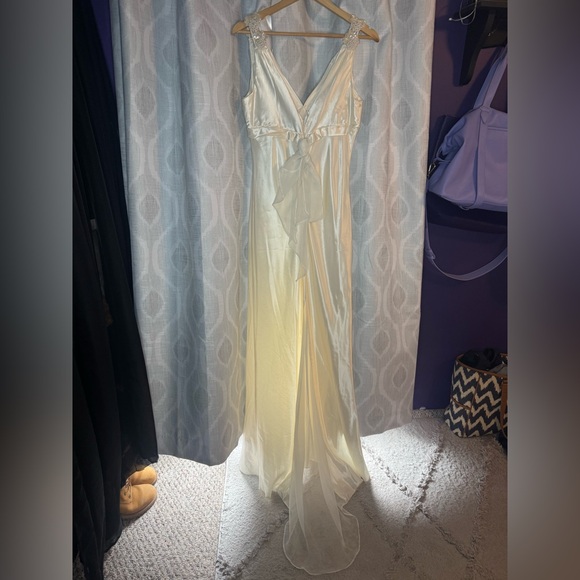 Niki by Niki Livas Wedding Dress Off-White Size 14 - Picture 6 of 11